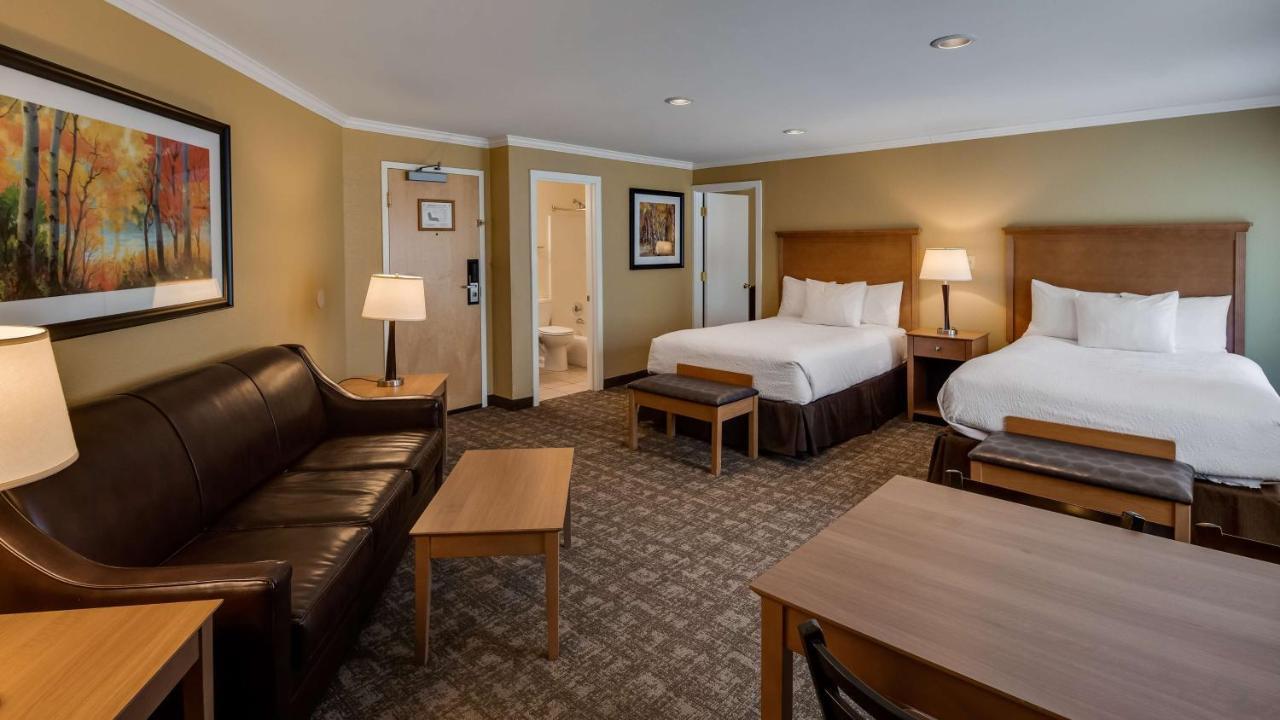 Best Western Plus Windjammer Inn & Conference Center Burlington Esterno foto