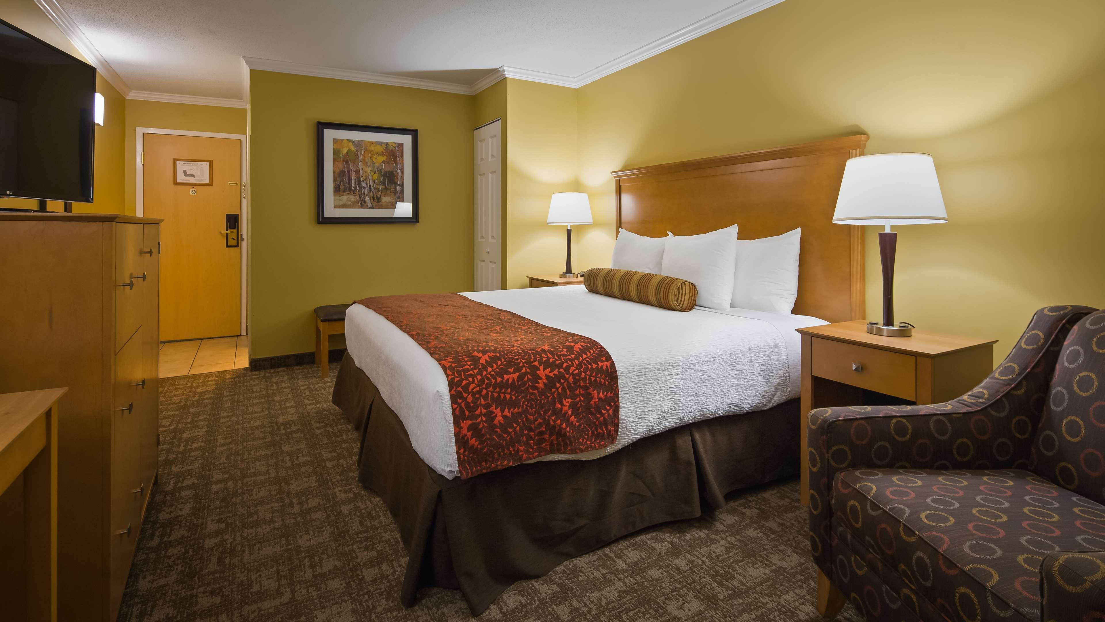 Best Western Plus Windjammer Inn & Conference Center Burlington Esterno foto
