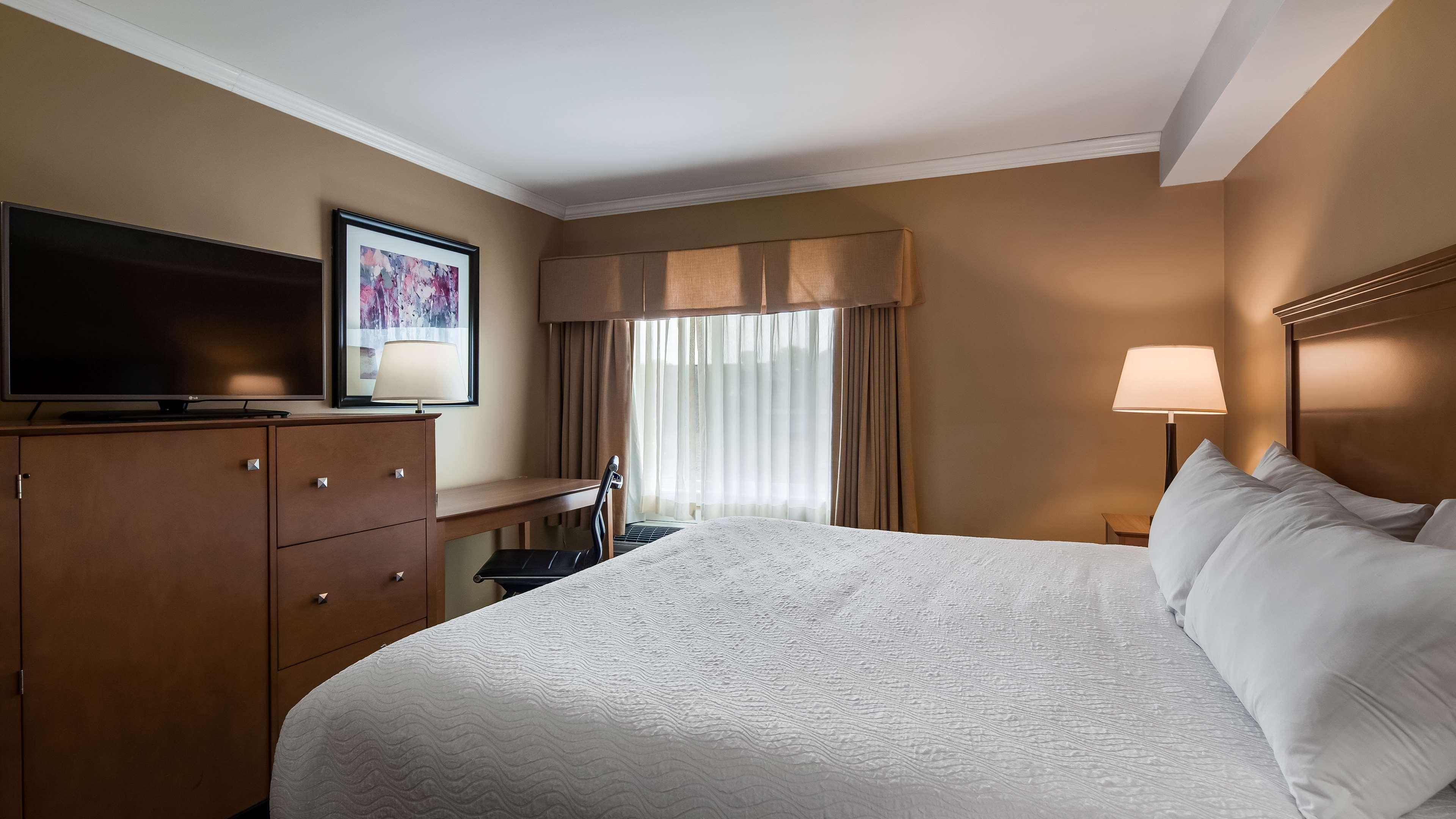 Best Western Plus Windjammer Inn & Conference Center Burlington Esterno foto