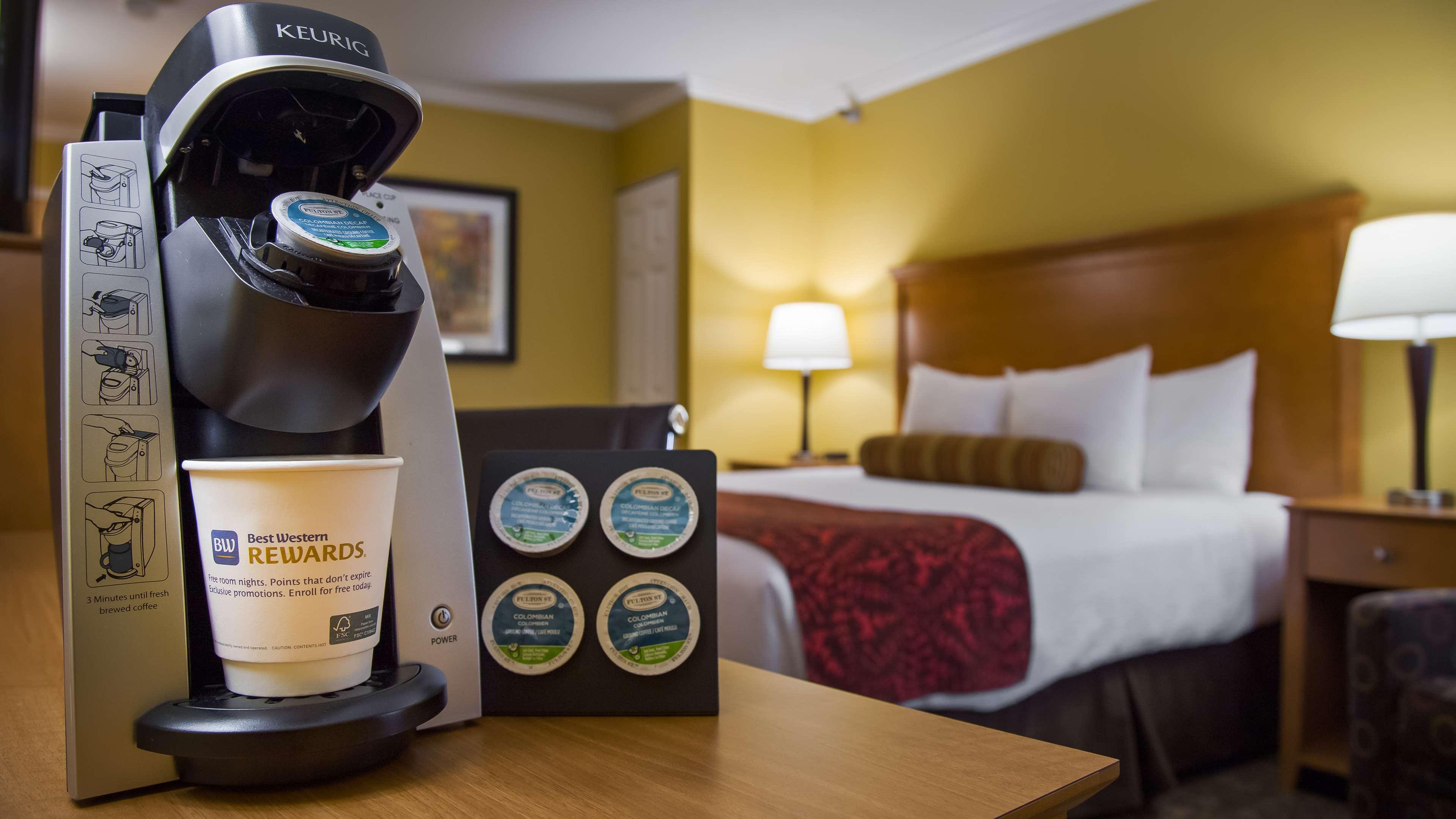 Best Western Plus Windjammer Inn & Conference Center Burlington Esterno foto