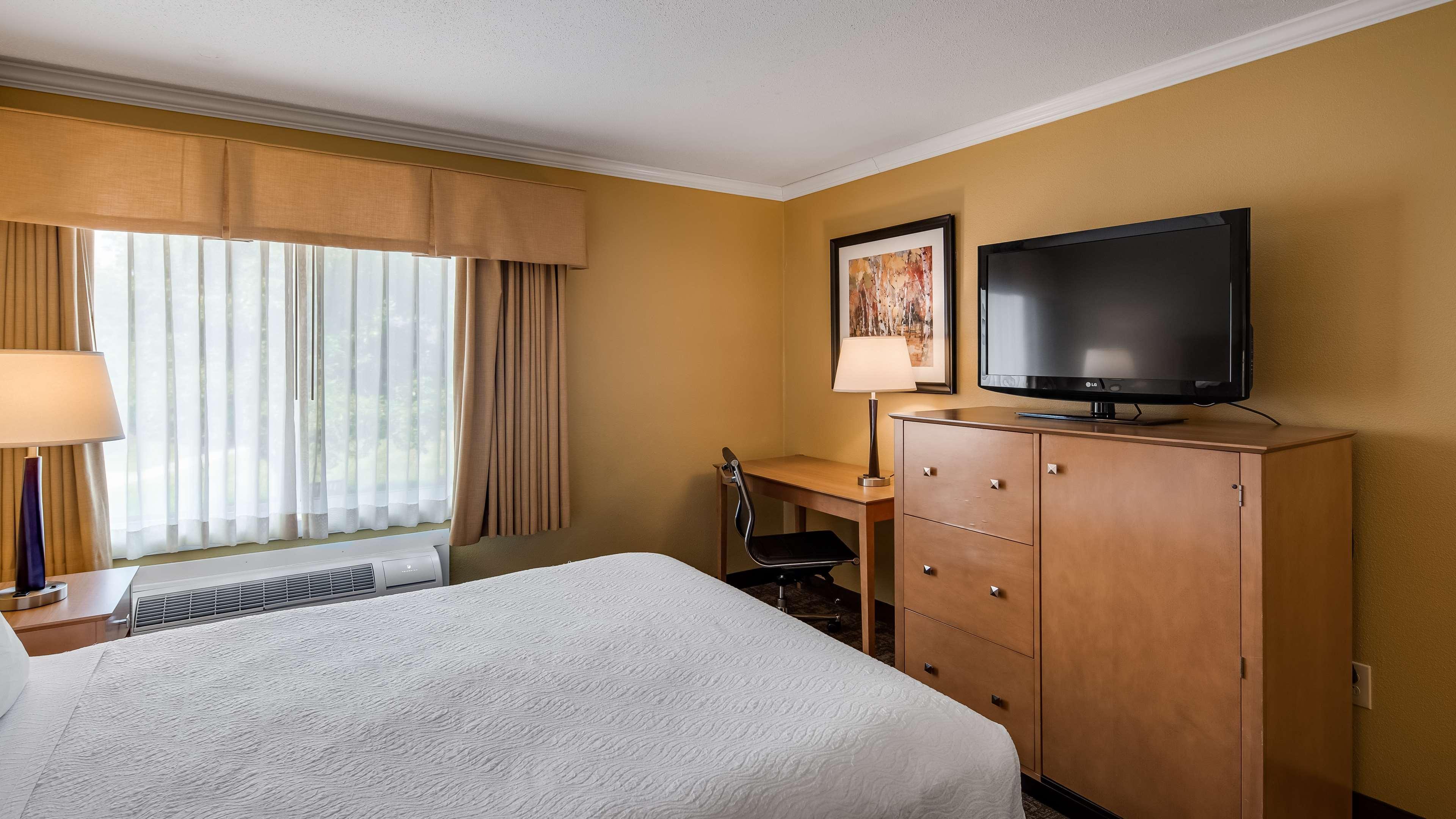 Best Western Plus Windjammer Inn & Conference Center Burlington Esterno foto