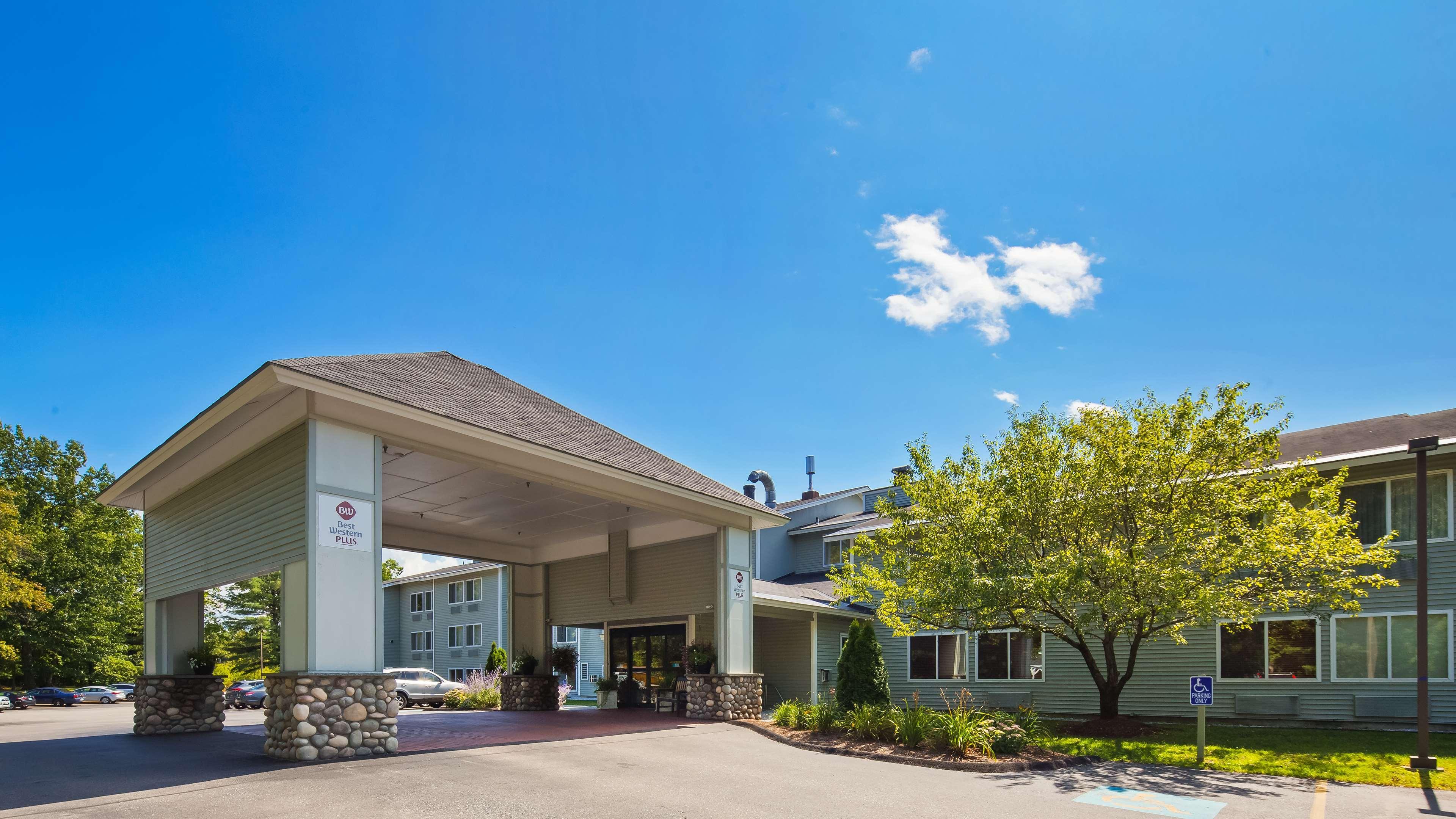 Best Western Plus Windjammer Inn & Conference Center Burlington Esterno foto