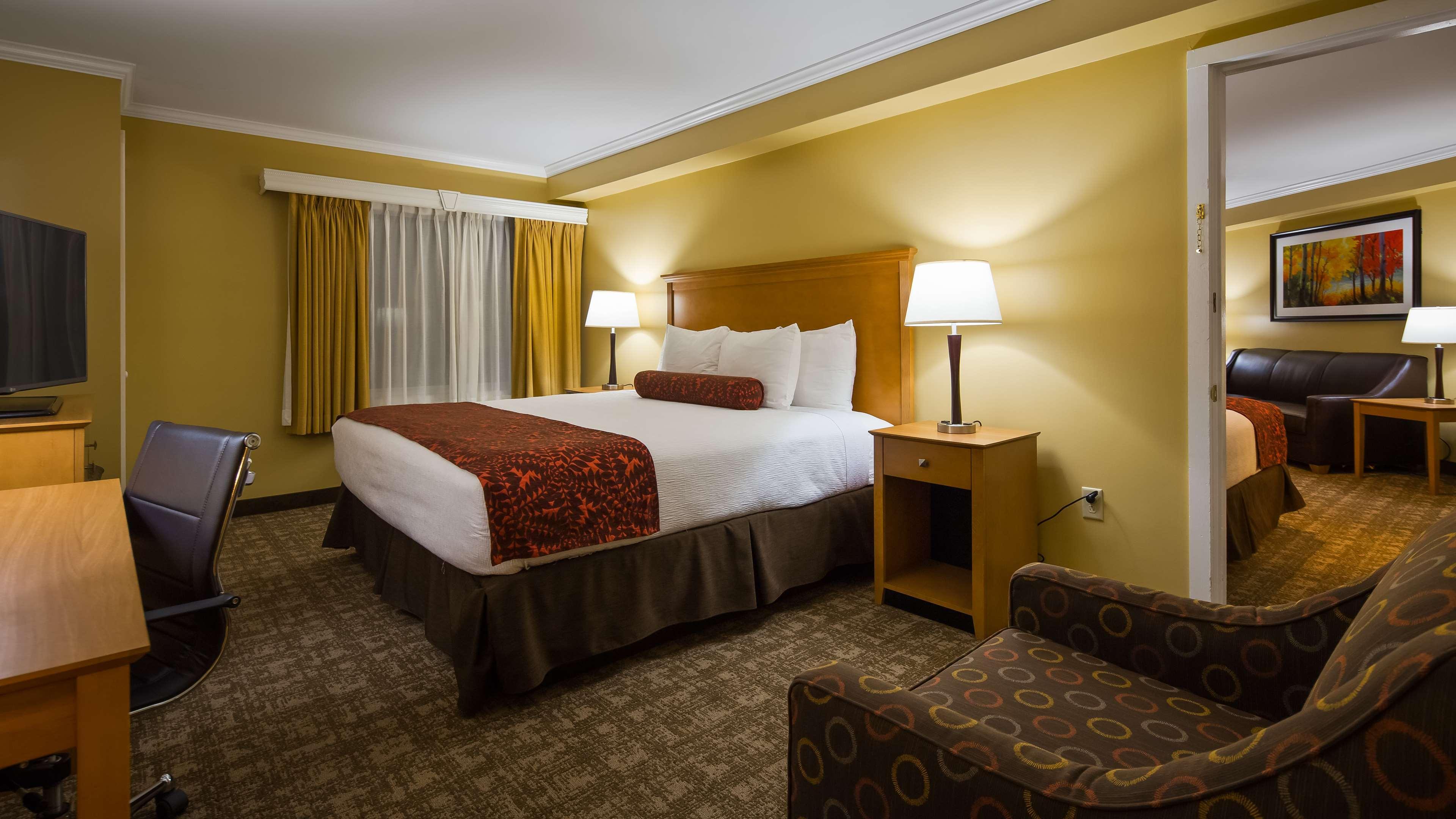 Best Western Plus Windjammer Inn & Conference Center Burlington Esterno foto