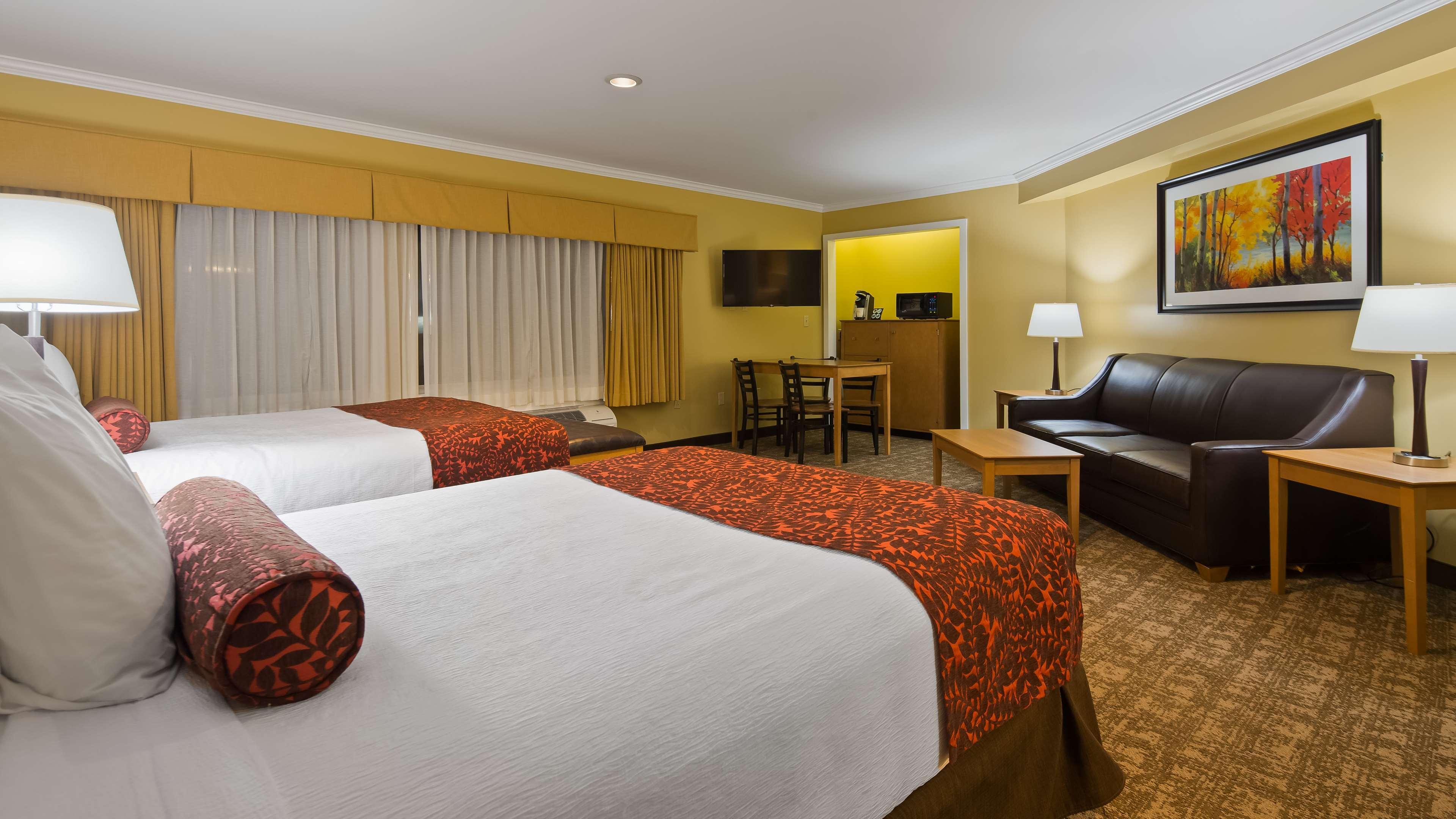 Best Western Plus Windjammer Inn & Conference Center Burlington Esterno foto