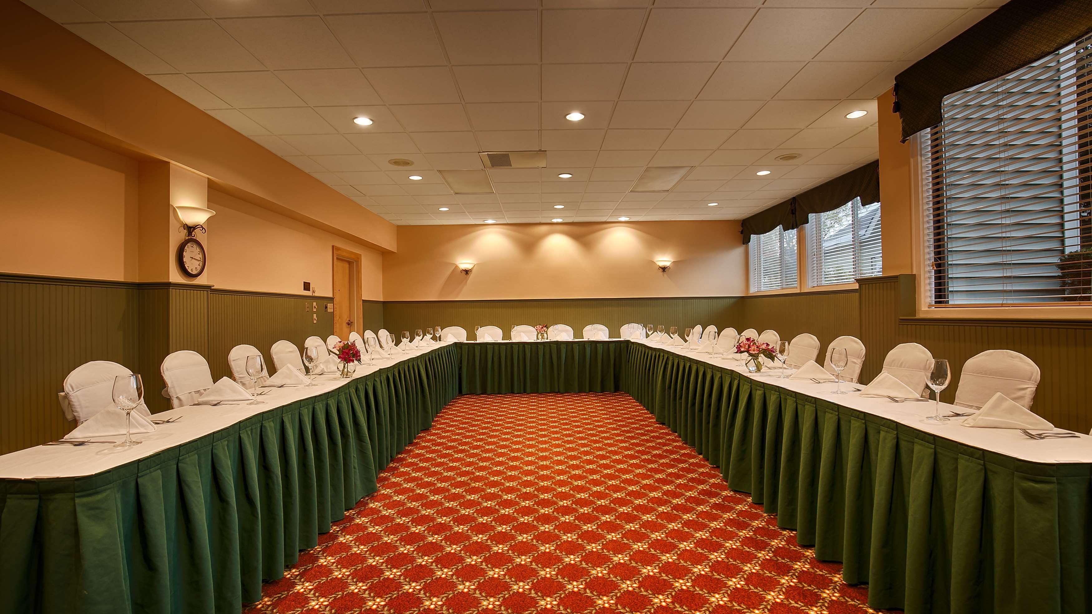 Best Western Plus Windjammer Inn & Conference Center Burlington Esterno foto