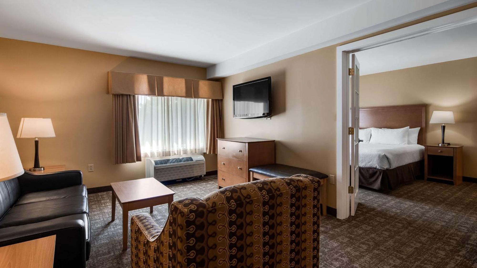 Best Western Plus Windjammer Inn & Conference Center Burlington Esterno foto