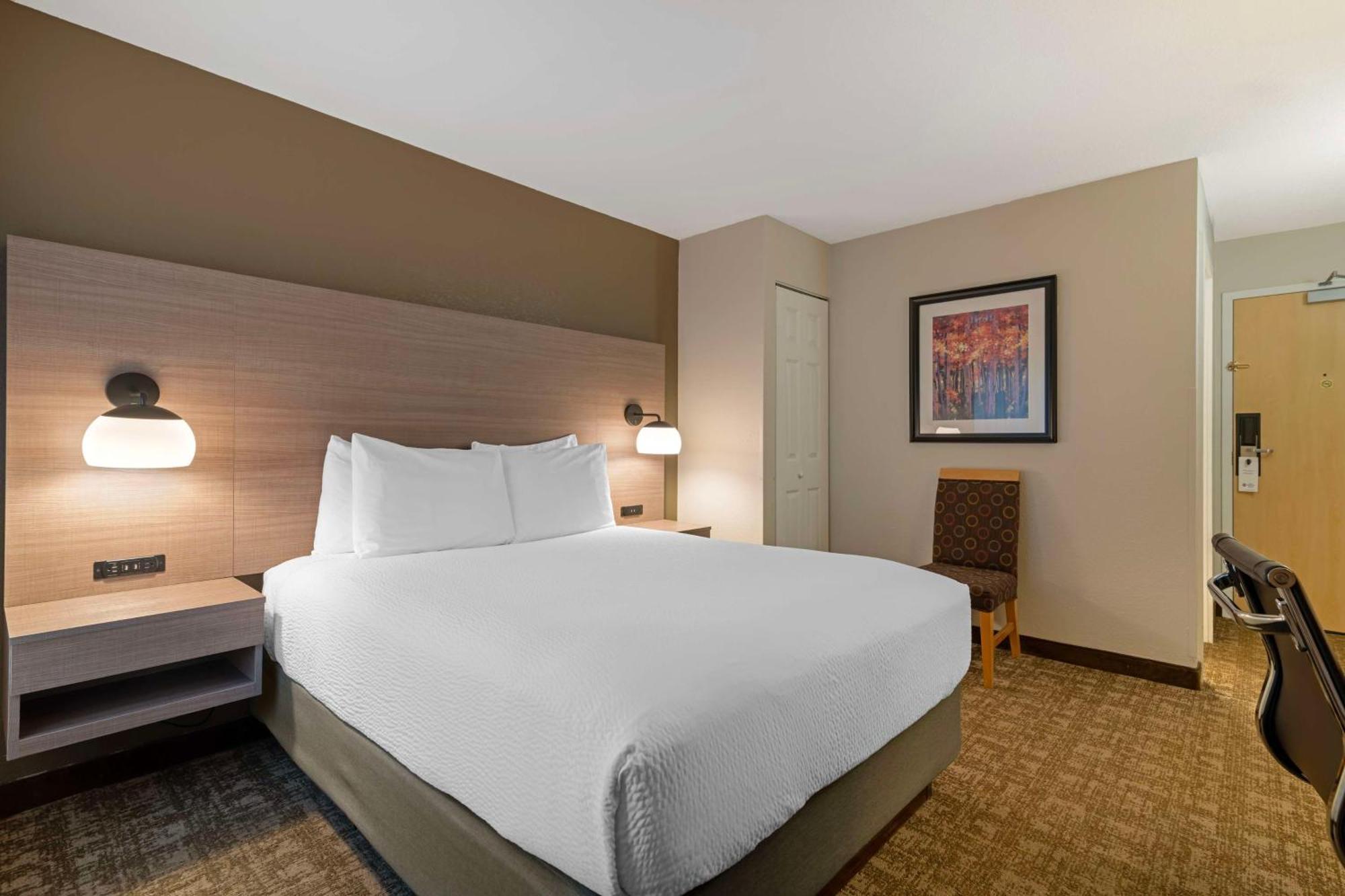Best Western Plus Windjammer Inn & Conference Center Burlington Esterno foto