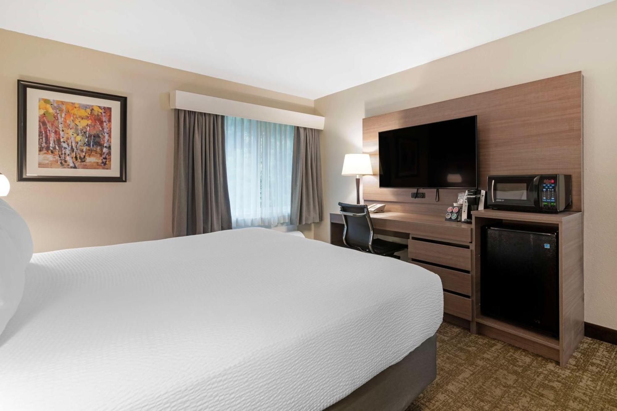 Best Western Plus Windjammer Inn & Conference Center Burlington Esterno foto