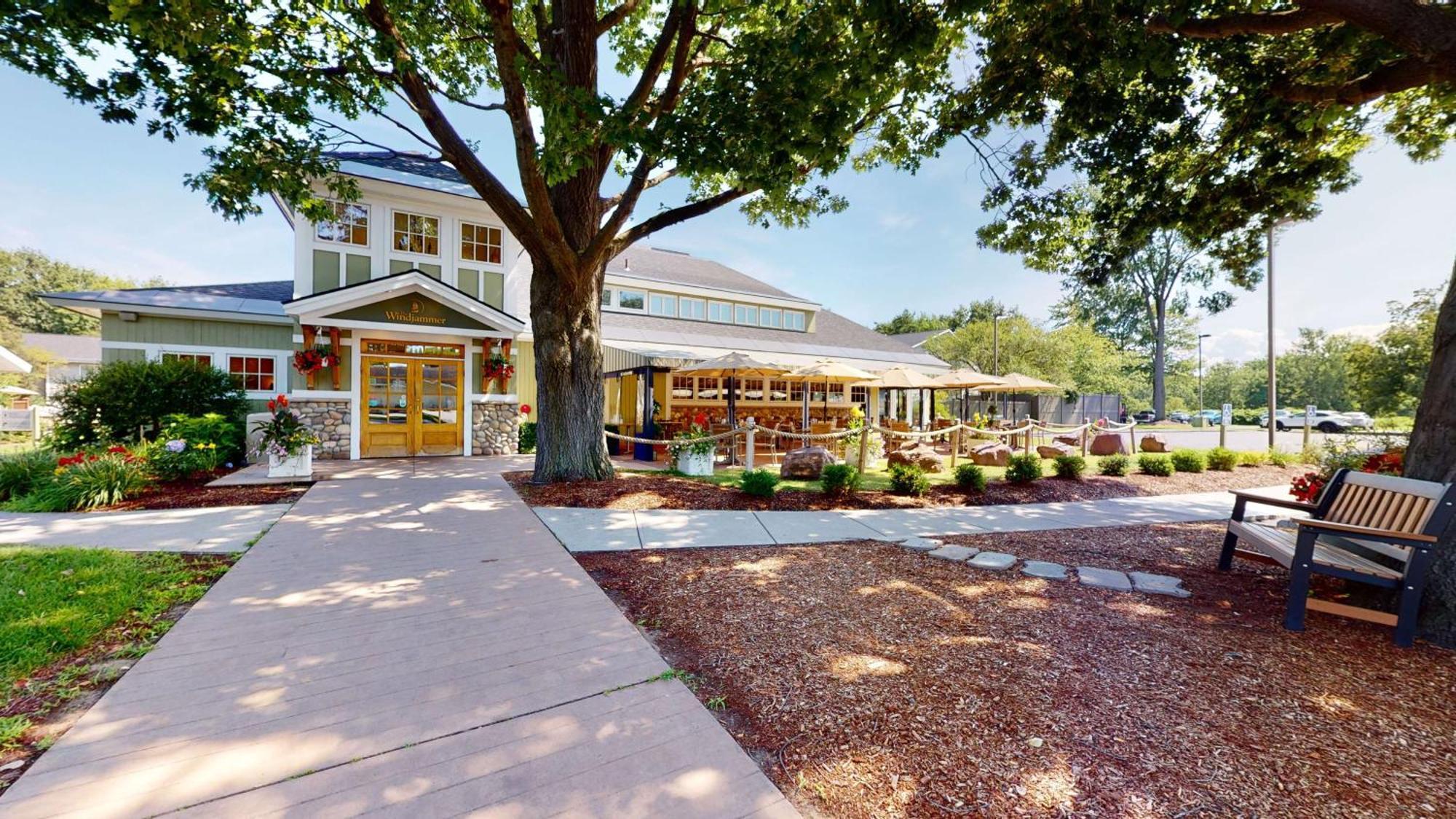 Best Western Plus Windjammer Inn & Conference Center Burlington Esterno foto