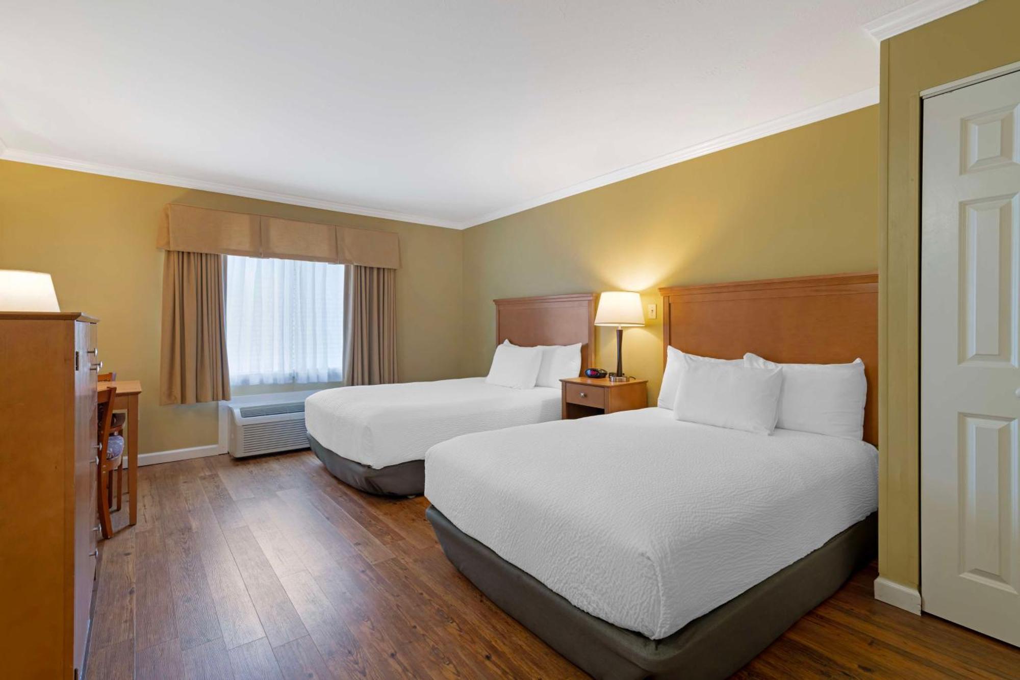 Best Western Plus Windjammer Inn & Conference Center Burlington Esterno foto