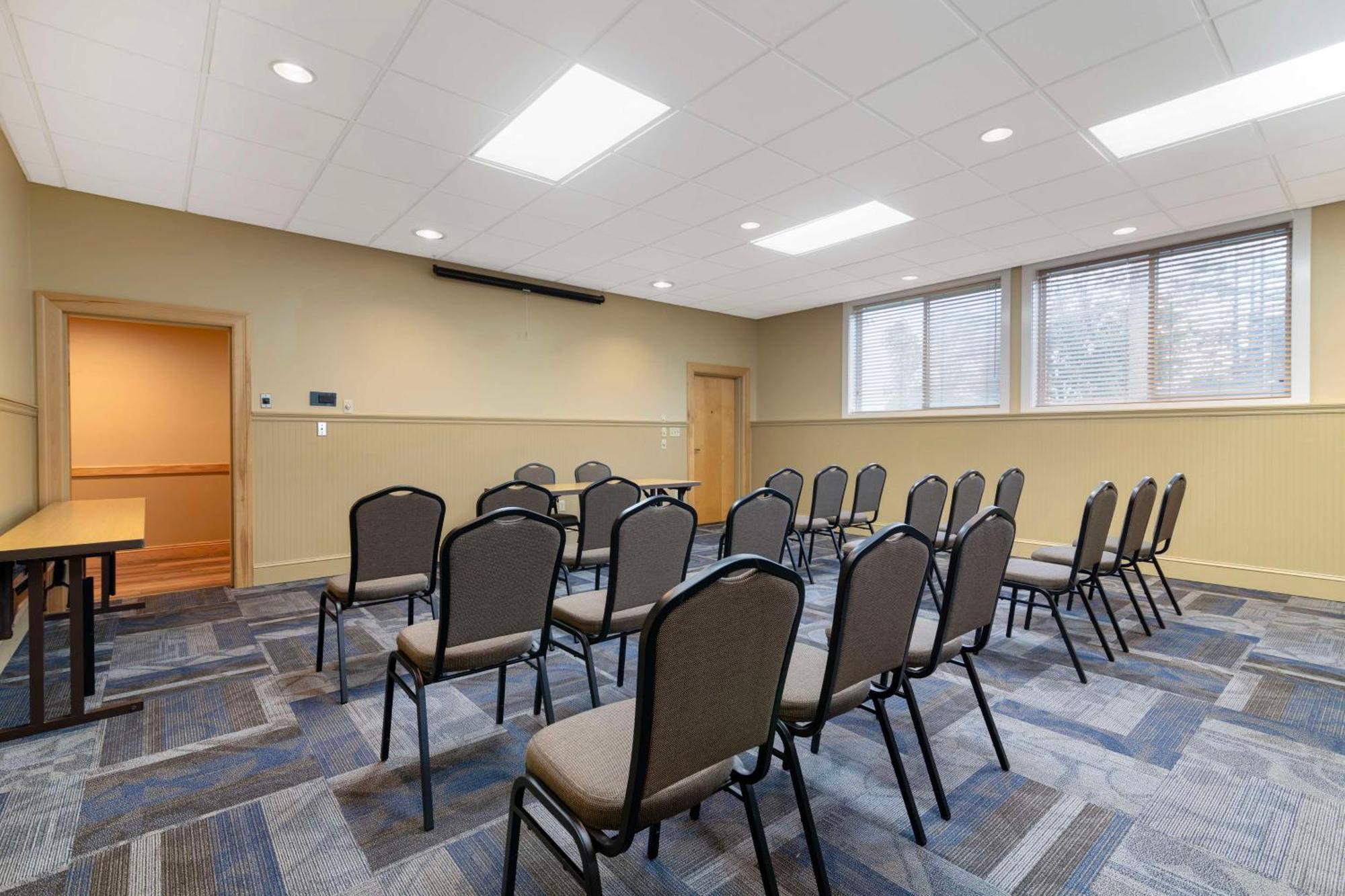 Best Western Plus Windjammer Inn & Conference Center Burlington Esterno foto