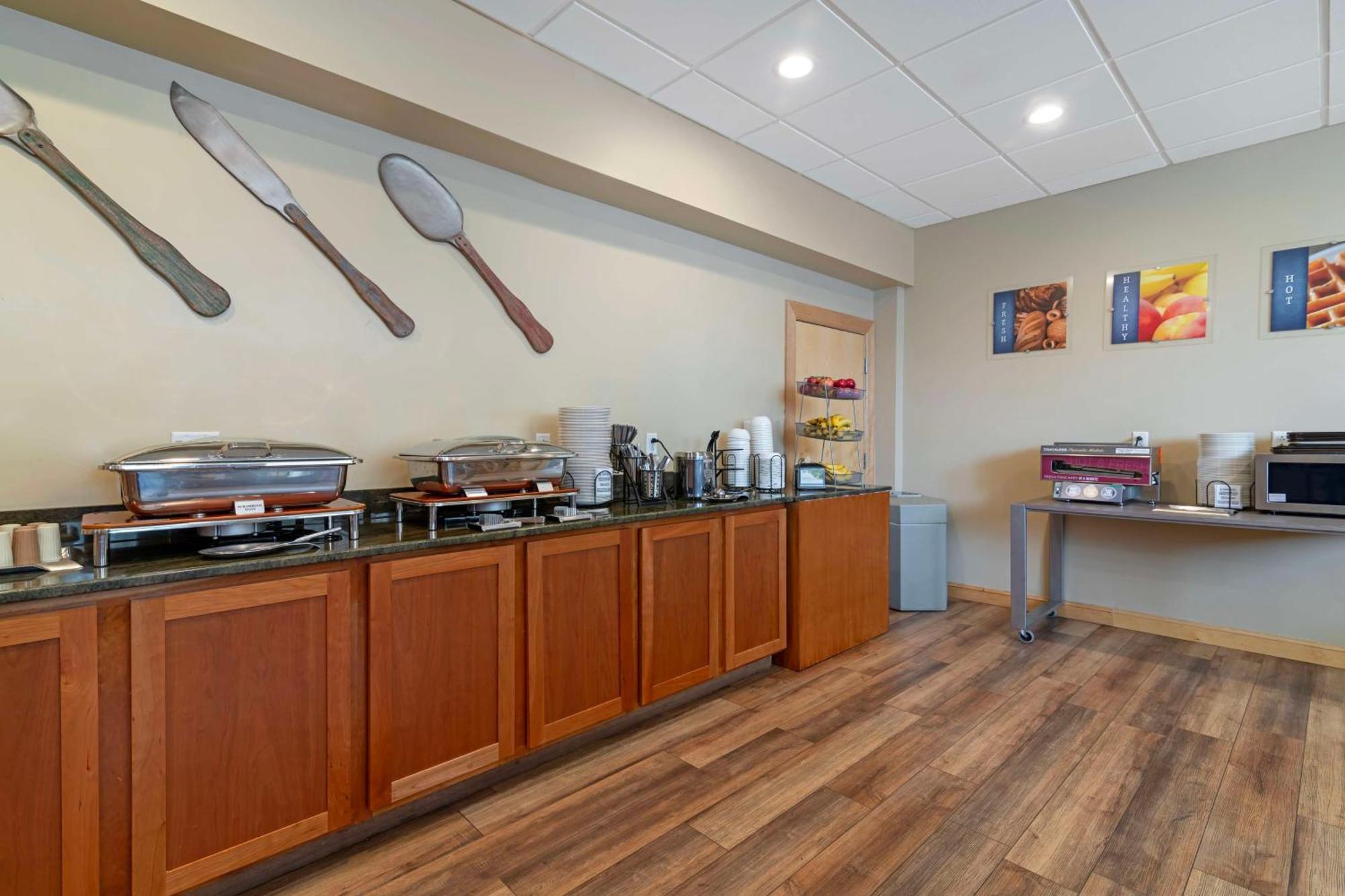 Best Western Plus Windjammer Inn & Conference Center Burlington Esterno foto