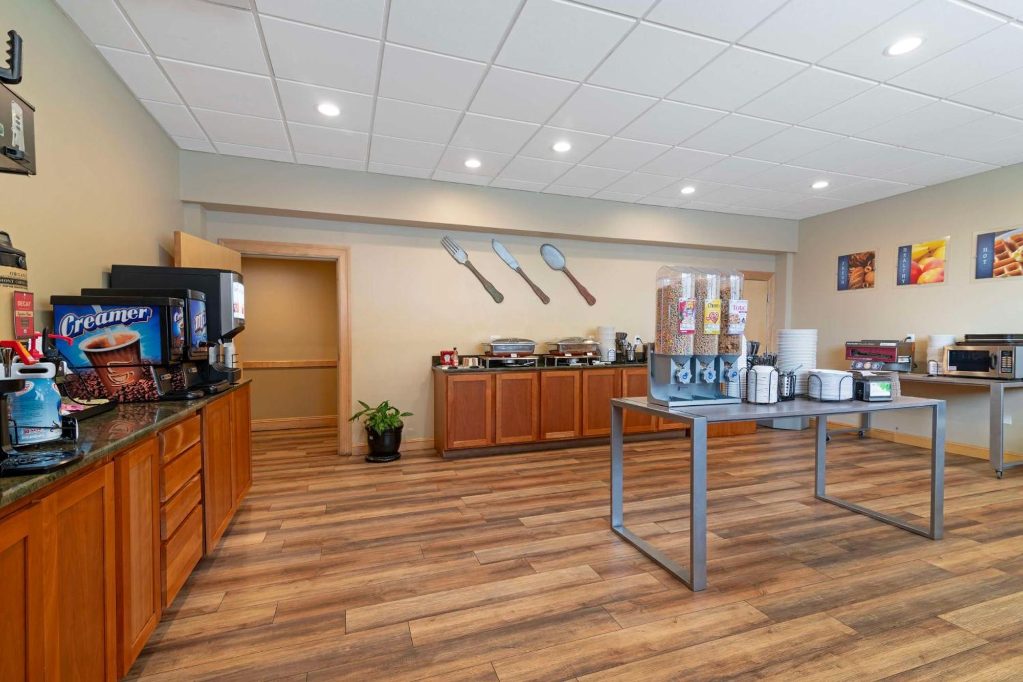 Best Western Plus Windjammer Inn & Conference Center Burlington Esterno foto