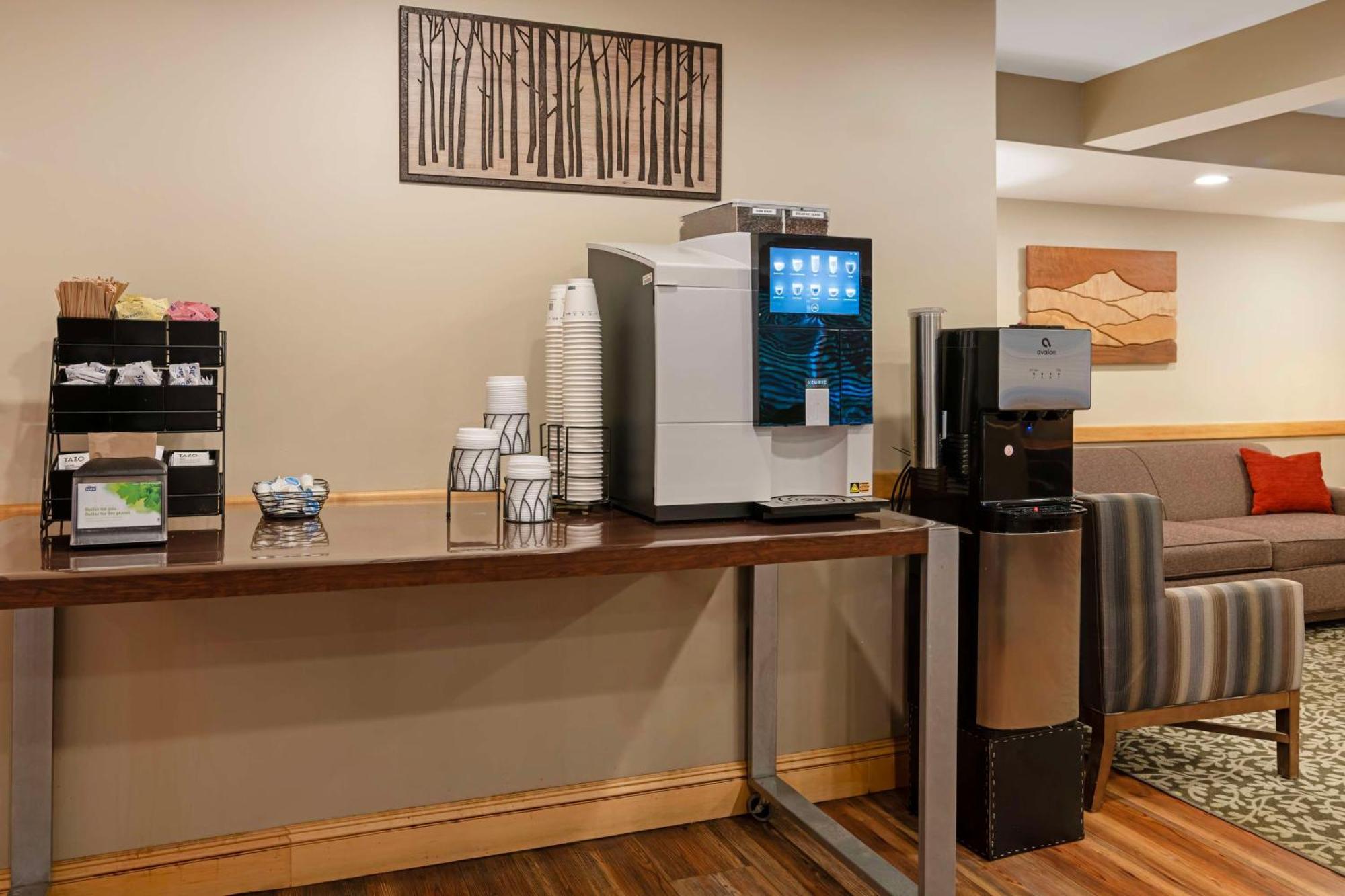 Best Western Plus Windjammer Inn & Conference Center Burlington Esterno foto