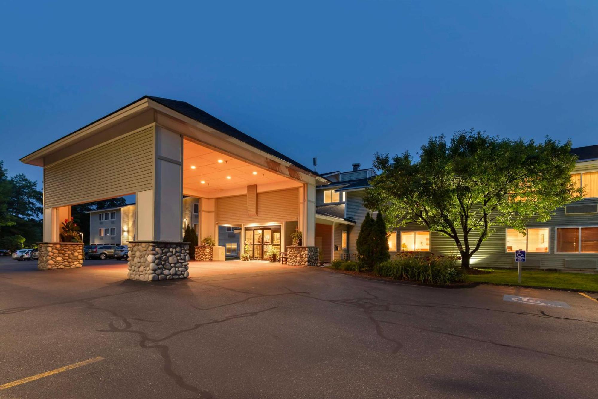 Best Western Plus Windjammer Inn & Conference Center Burlington Esterno foto