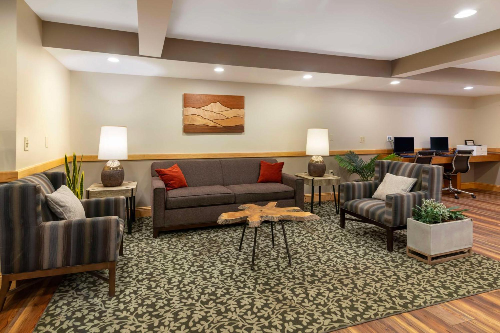 Best Western Plus Windjammer Inn & Conference Center Burlington Esterno foto