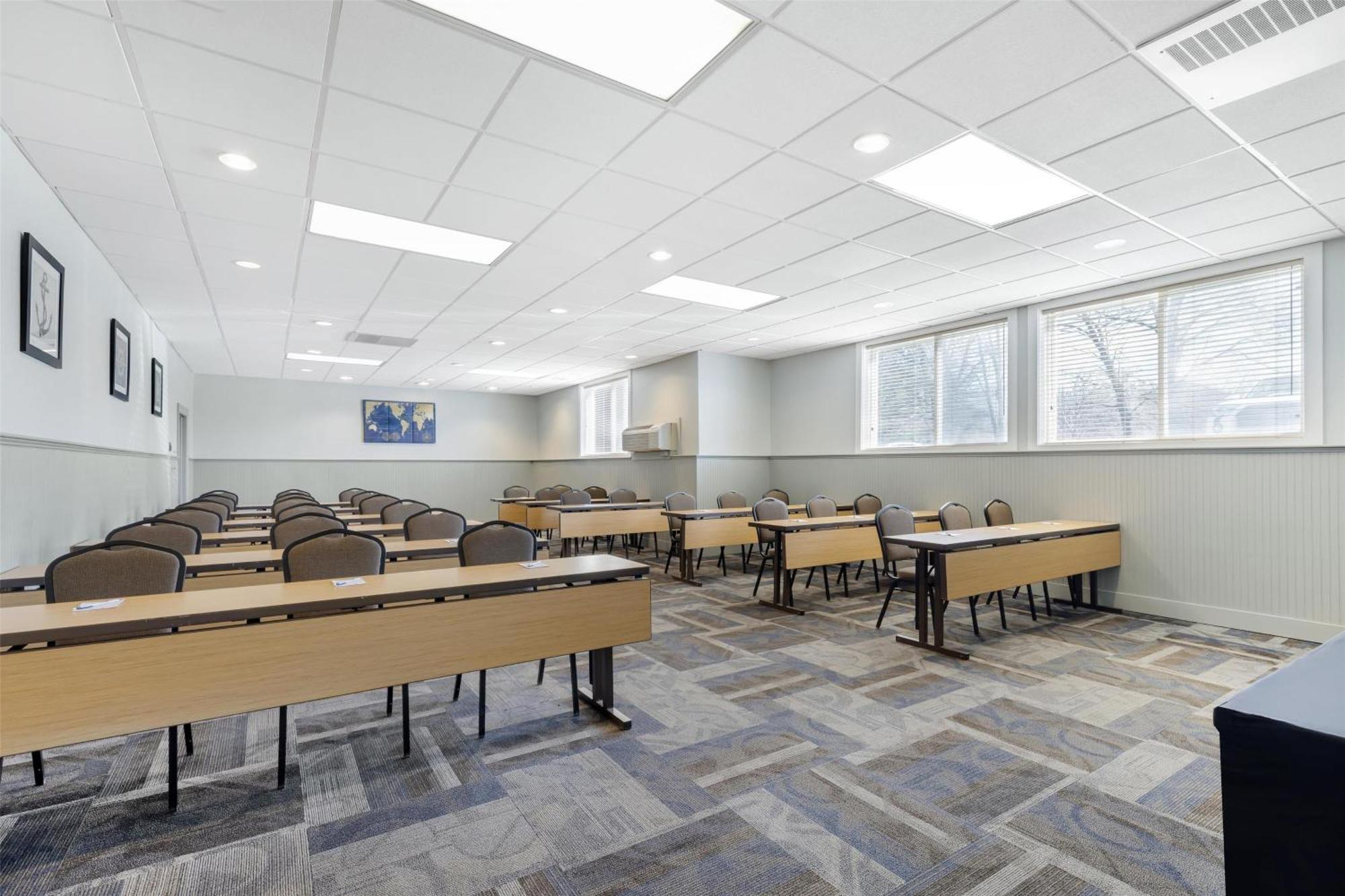 Best Western Plus Windjammer Inn & Conference Center Burlington Esterno foto