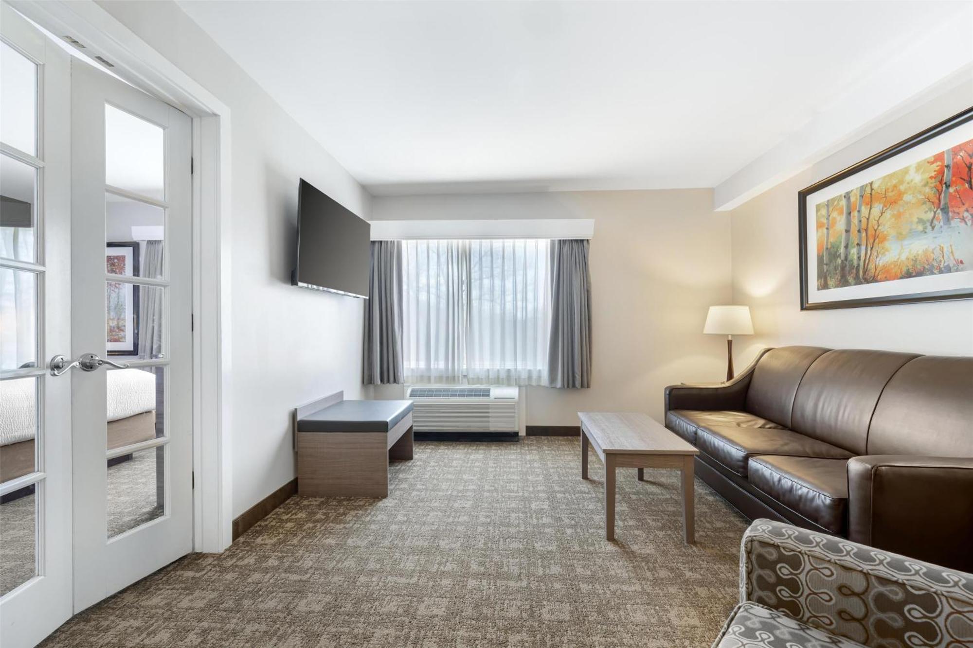 Best Western Plus Windjammer Inn & Conference Center Burlington Esterno foto