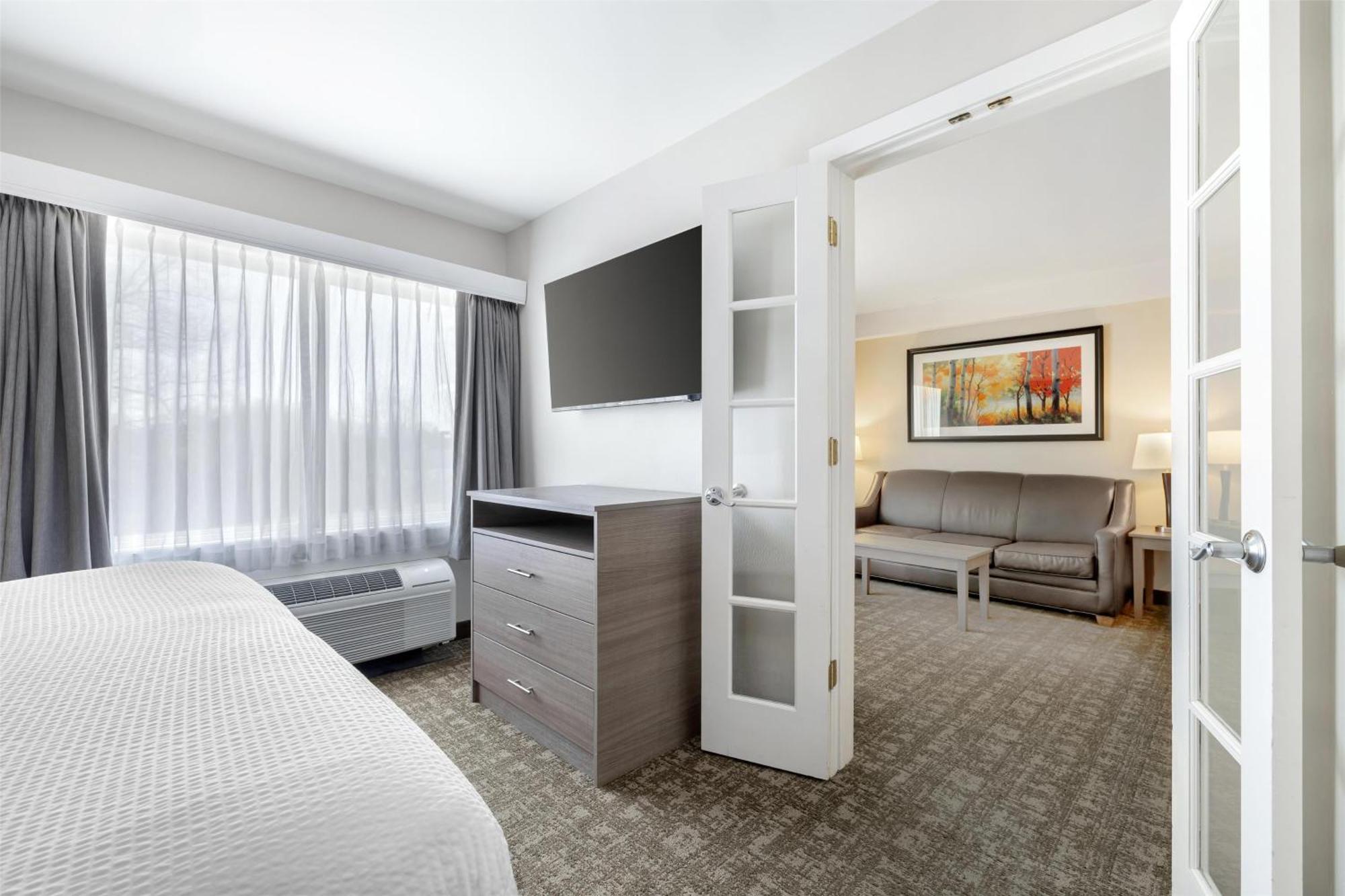 Best Western Plus Windjammer Inn & Conference Center Burlington Esterno foto